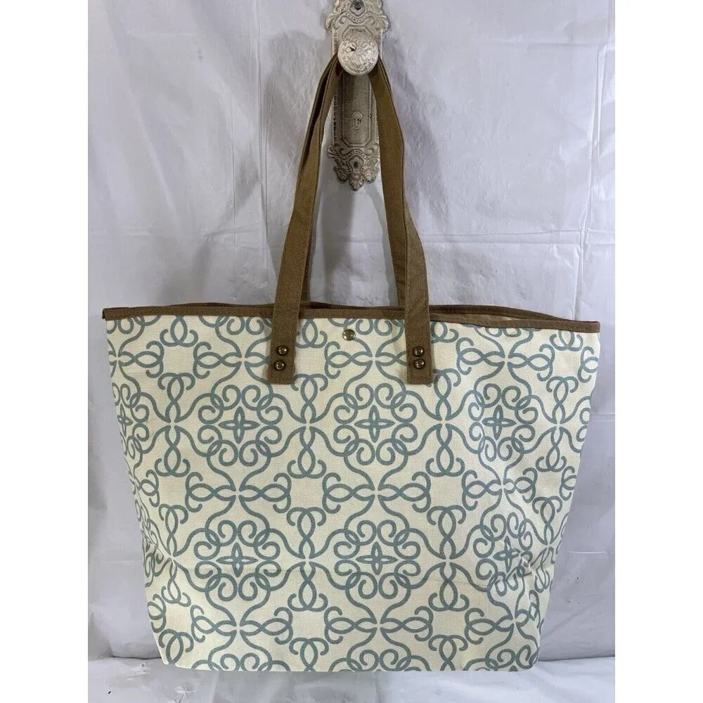 monogrammed D tote new